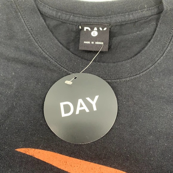 Daydreamer Women's Brittany Howard Abstract Face graphic 90s Tee Size Large - Picture 3 of 6